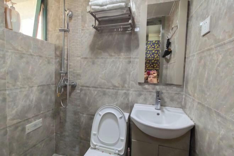 Bathroom 2, Jufuyuan Apartment, Shenzhen