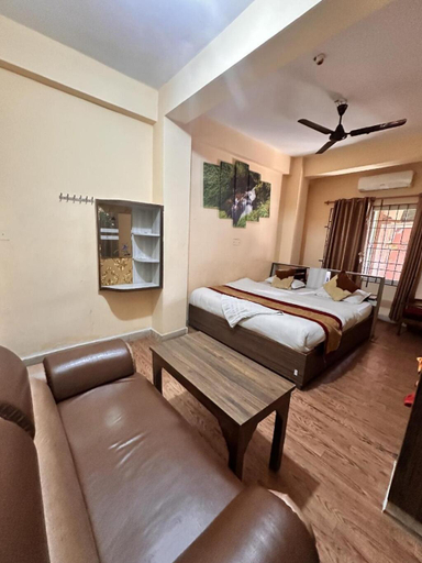 Others 2, HOTEL OPERA Deluxe, Narayani