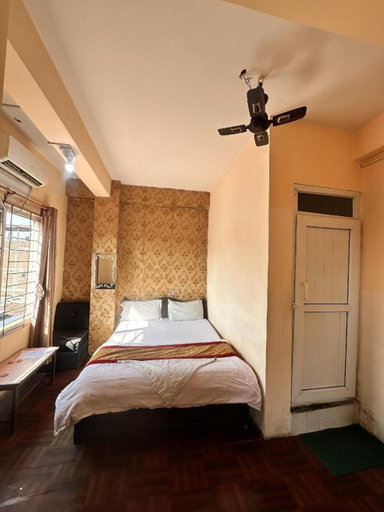 Others 3, HOTEL OPERA Deluxe, Narayani