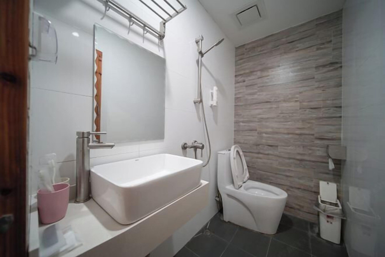 Bathroom 3, Shifang Chuanshe Boutique Inn, Hezhou