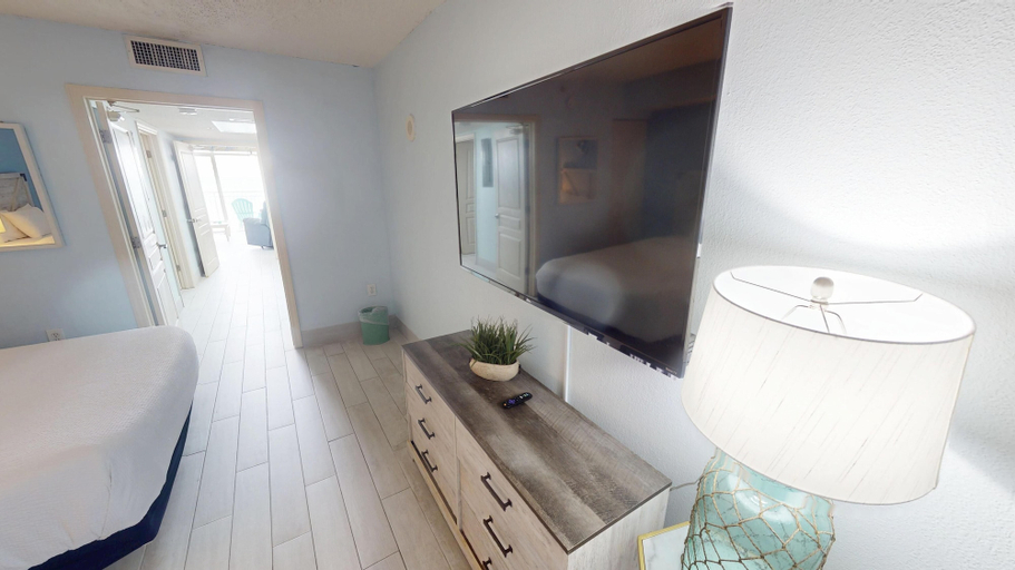 Interior 3, Baywatch 703, Horry
