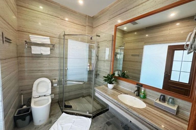 Bathroom 3, Yougan Xiaozhu Seaview Hostel, Shenzhen