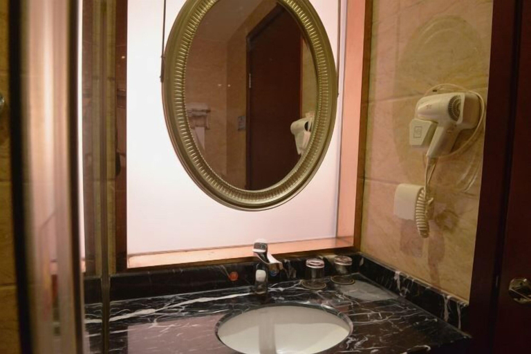 Bathroom 4, The Tophams Hotel Suez, Wenzhou