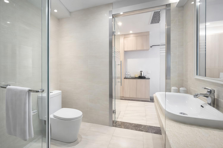 Bathroom 5, Huayi Hotel, Shanghai