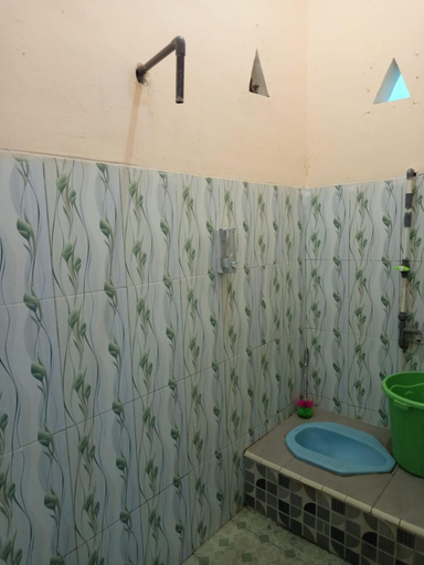 Bathroom 3, 55 Ketapang Homestay, Banyuwangi