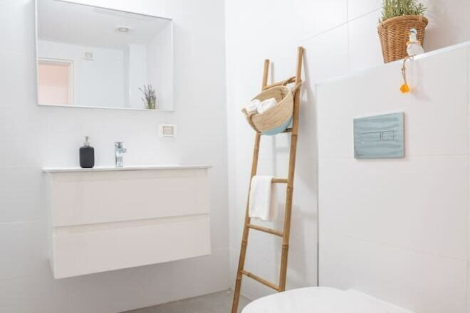 Bathroom 4, Stylish Seaside Escape with Balcony
