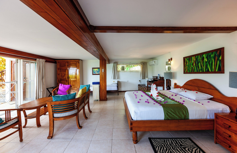 Room 5, Chalets Cote Mer
