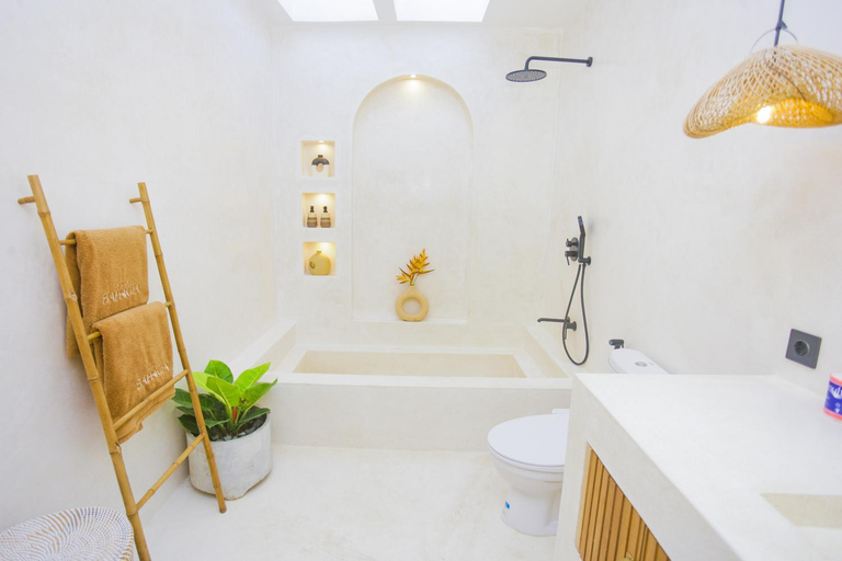 Bathroom 3, Villa Bahagia, Lombok