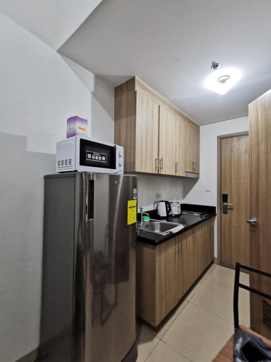 Others 4, Shore 2 Residences, Pasay City