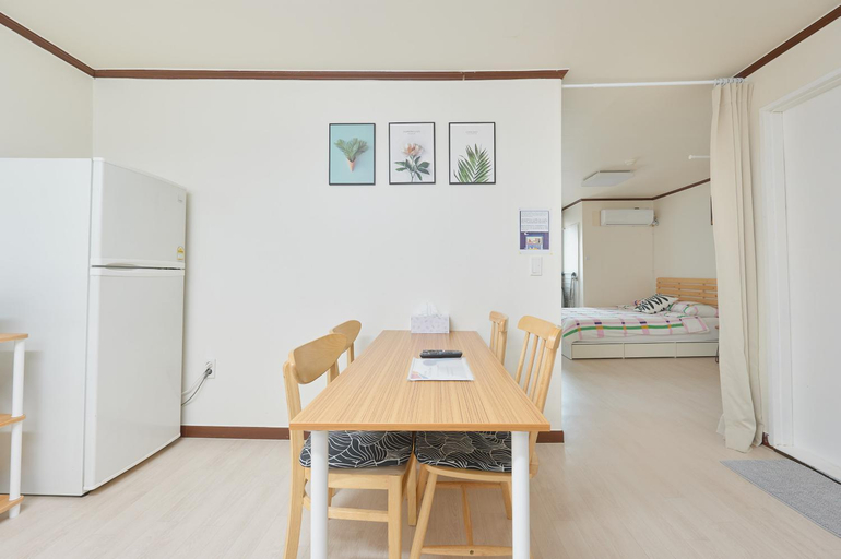 Others 5, Travel Apartment, Yongsan