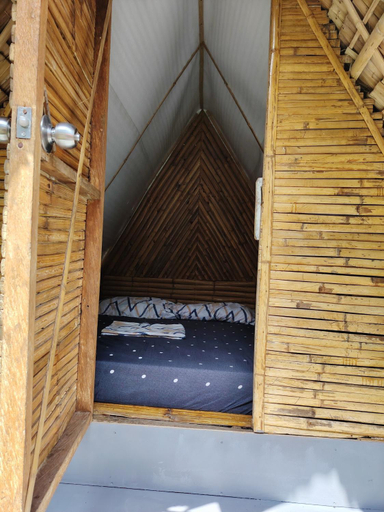 Others 3, Bon Joy's Transient House, Mabini