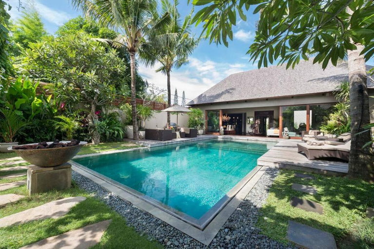Sport & Beauty 3, Eshara 1 our Tropical & luxury 3BR Villa 450m from beach, Badung