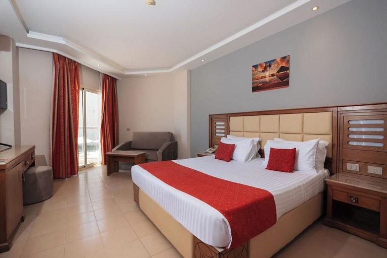 Bedroom 3, SUNRISE Serano Aqua Park Resort, Al-Ghurdaqah