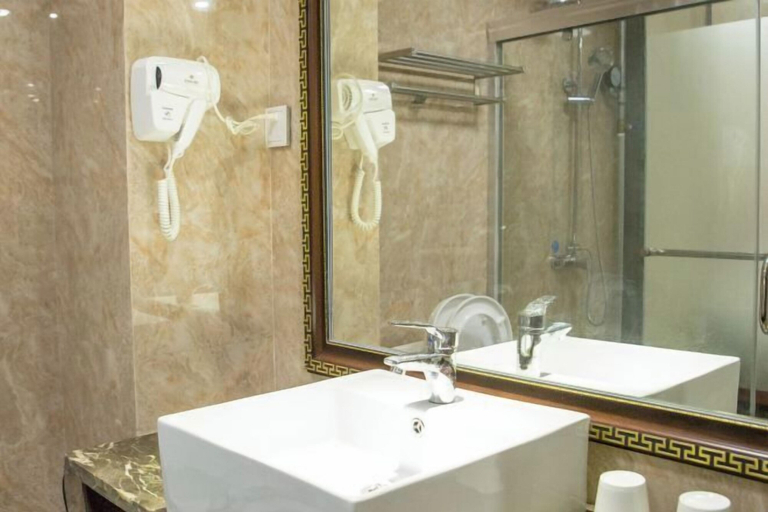 Bathroom 3, Jindiya Hotel, Fangchenggang