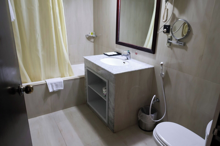 Bathroom 4, Momo Inn, Bogra