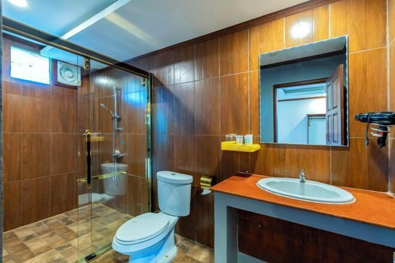 Bathroom 3, Lisha Garden Resort Hotel, Vangvieng