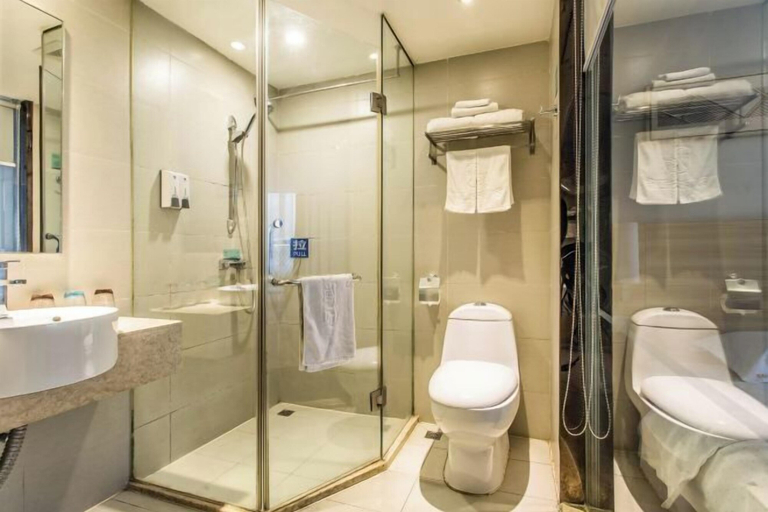 Bathroom 4, Mingdu Hotel, Chongzuo