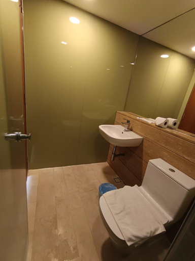 Bathroom 2, KLCC Suites at Vortex, Kuala Lumpur
