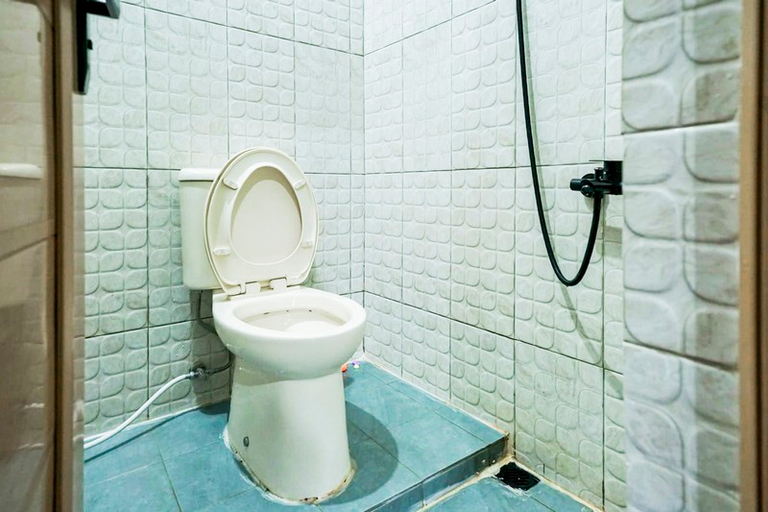 Bathroom 3, RedDoorz @ Jalan Pangeran Tirtayasa Lampung 2, Bandar Lampung
