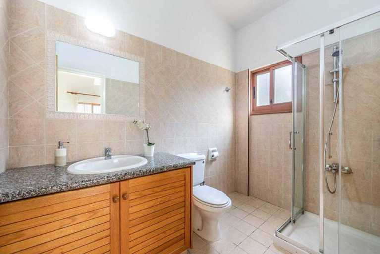 Bathroom, Villa Halima Fostira