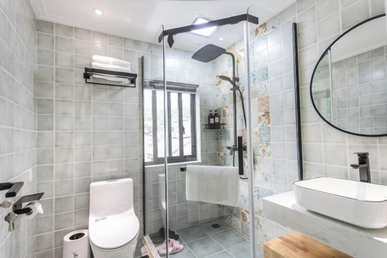 Bathroom 4, Lanhu Xiaozhu Hostel, Suzhou