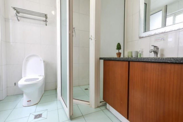 Bathroom 3, The 2 90's Guys Inn, Jiaxing