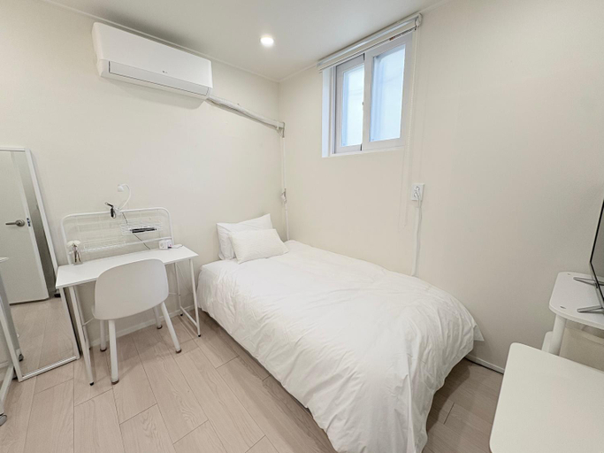Bedroom 2, Stay 42, Gwang-jin