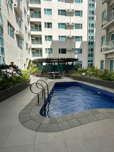 Sport & Beauty 4, Comfy Studio UnitL @OneMadison34, Iloilo City