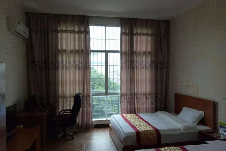 Bedroom 4, Quanzhou Longshi Hotel, Guilin