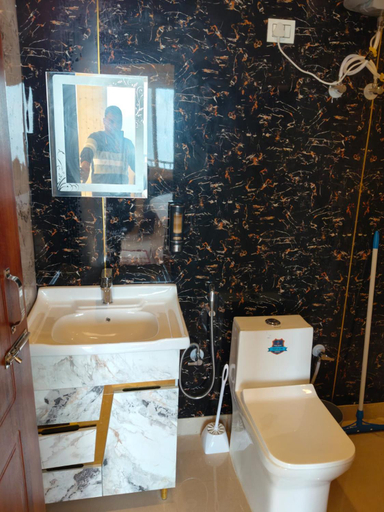 Bathroom 3, Kanatal Majestic Resort By RIHS, Tehri Garhwal