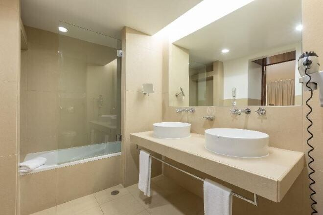 Bathroom 4, Sao Rafael Suites, Albufeira