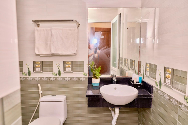 Bathroom 5, GIANG SON Hotel, Cát Hải