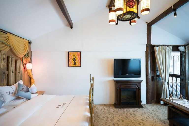 Bedroom 4, 佬树客栈 Big Tree Guesthouse - Free Laundry & Coffee, Lijiang