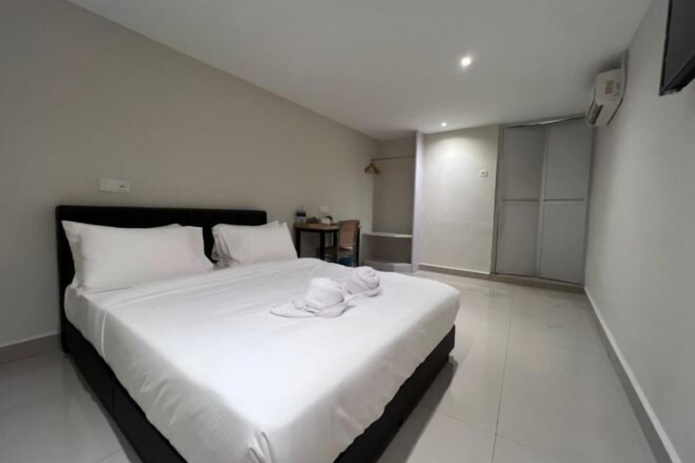 Bedroom 4, Swing & Pillows @ Kajang Selangor, Hulu Langat