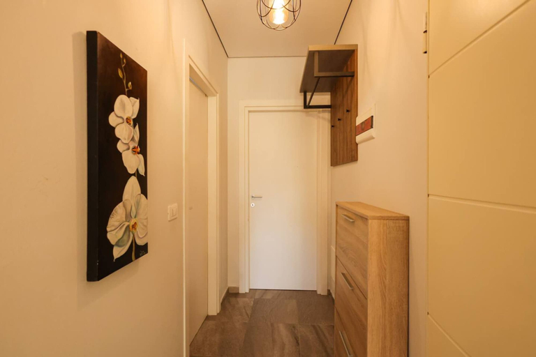 Room 4, Designer Apartment in the Pines San Pietro, Durrësit