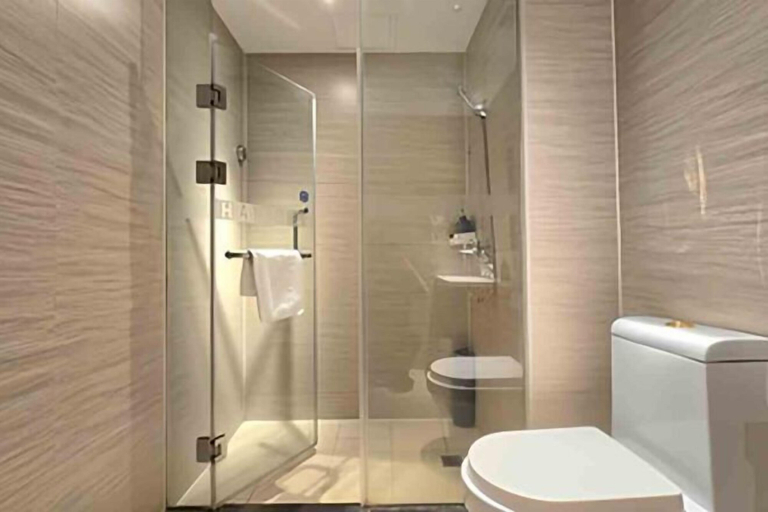 Bathroom 3, HanTing Hotel (Shenzhen Bao'an International Airport), Shenzhen
