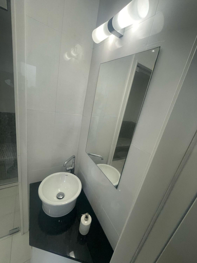Bathroom 2, Ilios Akti