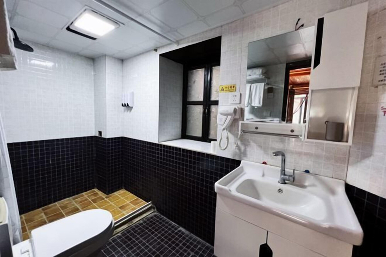 Bathroom 3, Land of Canaan Inn, Lijiang