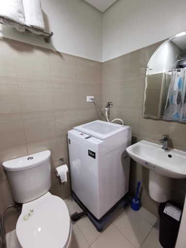 Bathroom 2, Shore 2 Residences, Pasay City