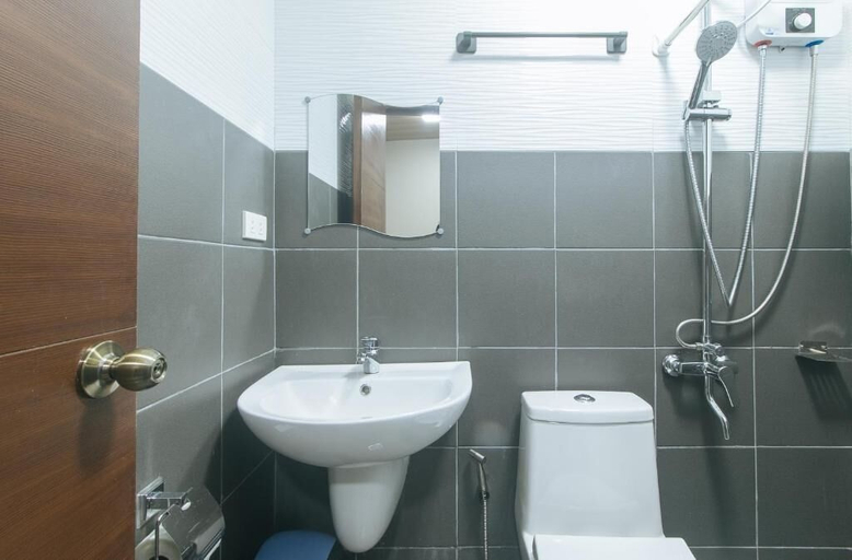 Bathroom 5, Algers Suites, Marikina