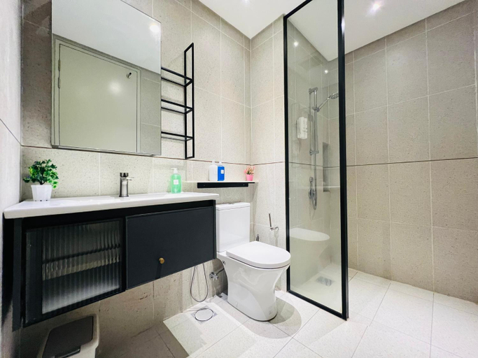 Bathroom 3, Millerz Square by DeUrban, Kuala Lumpur