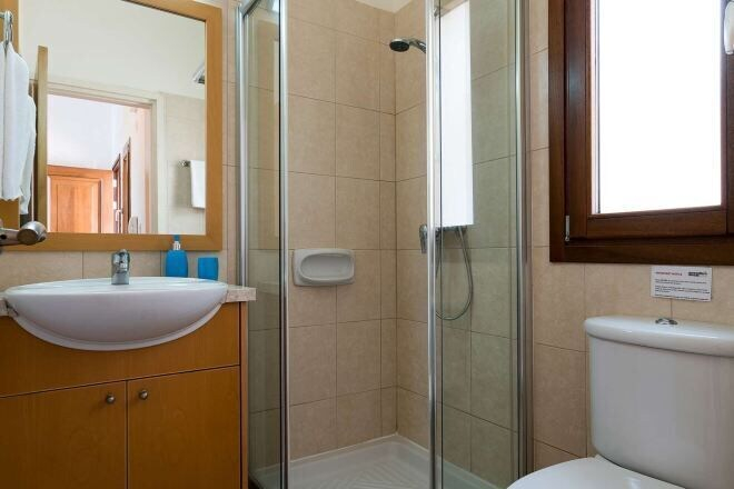 Others 4, Villa HG33 Kornos