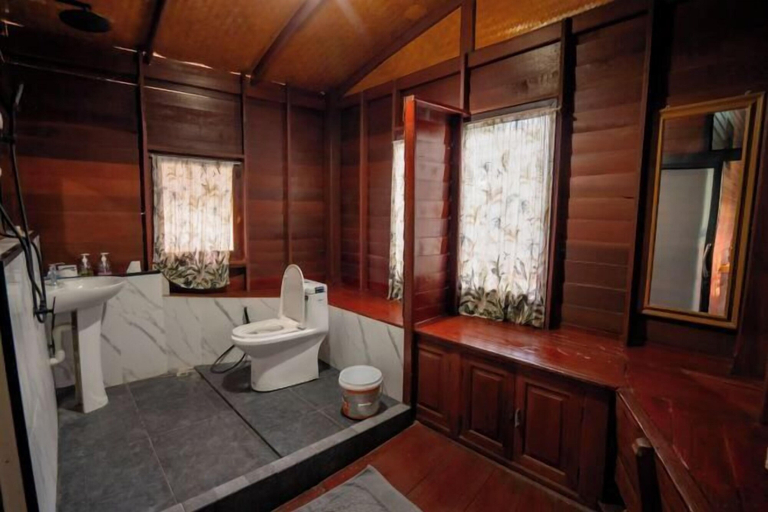 Bathroom 4, Ban Suan Bang Toei Villa, Sam Phran