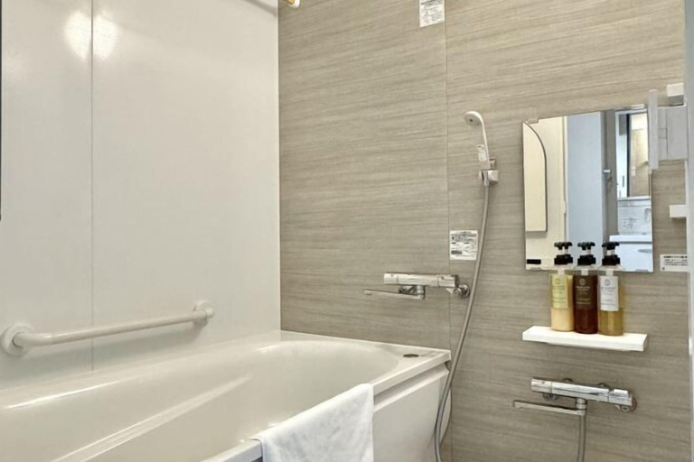 Bathroom 4, Jin Yue guesthouse, Osaka