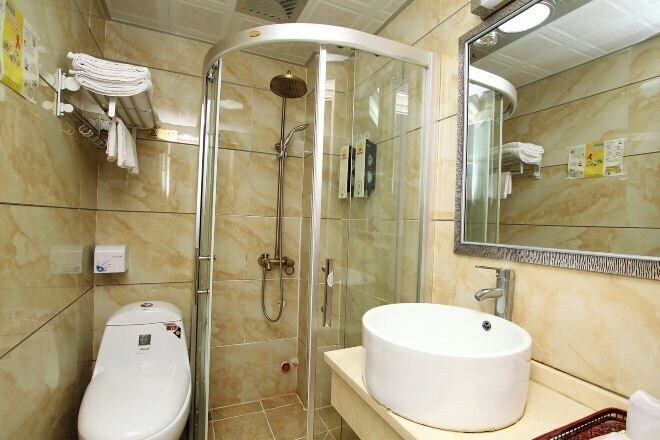 Bathroom 3, Jinghao Boutique Hotel, Guilin