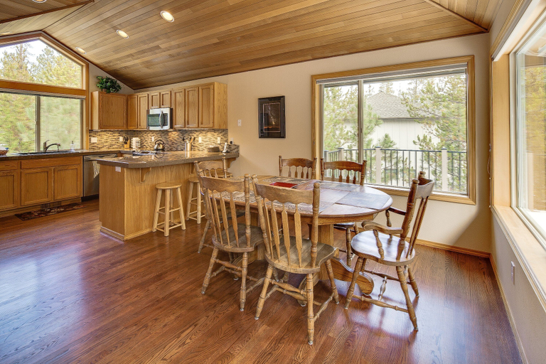 Interior 1, Lark 4, Deschutes