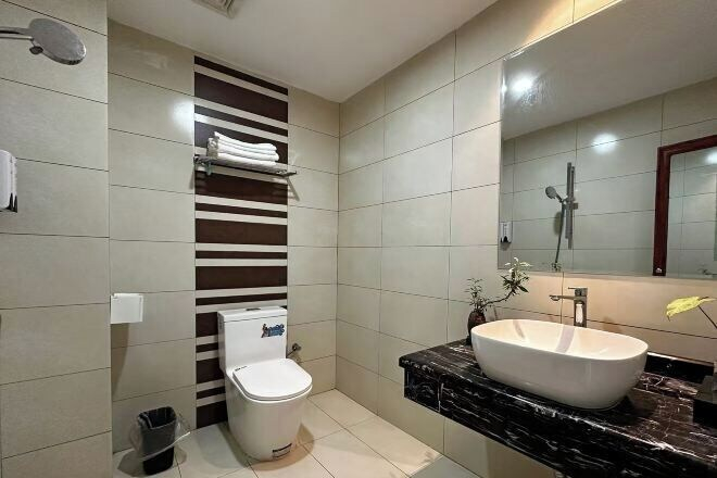 Bathroom 4, Dongxing Jinghui Hotel, Fangchenggang