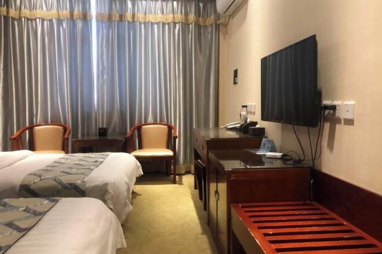 Bedroom 5, Jinyuan Hotel, Nyingtri