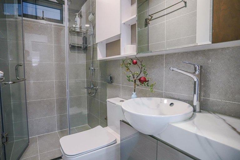 Bathroom 3, SOJO Lumiere Aparts - Terra Royal, Luxury and Central Spot, District 3