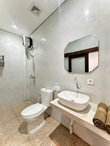 Bathroom 2, Kailash Suites Balangan, Badung